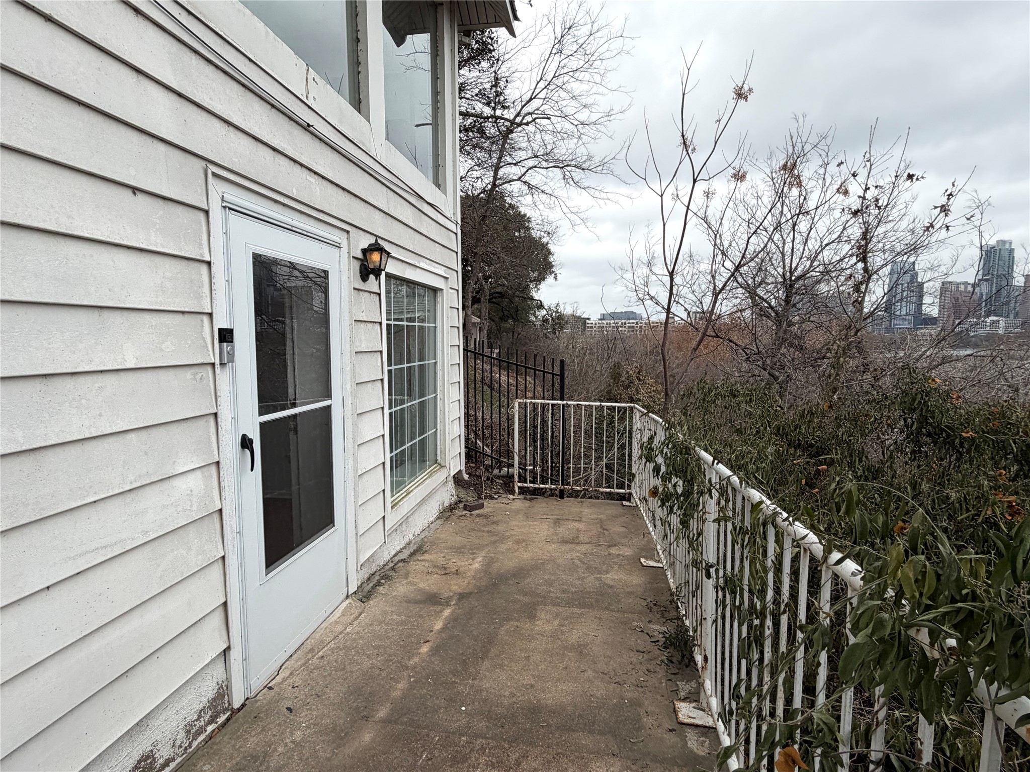 808 Edgecliff Terrace, Unit C Austin, TX 78704 - Photo 11 of 12 View of patio