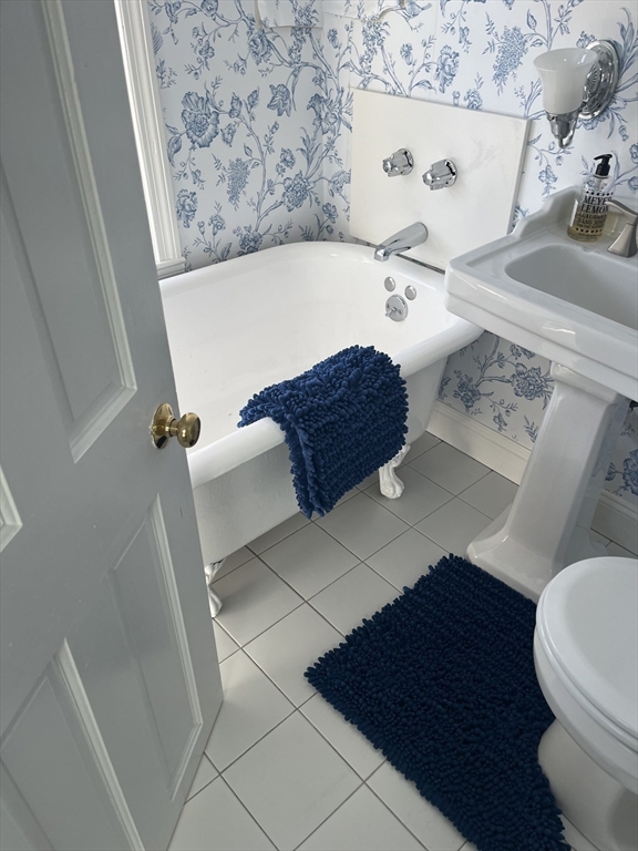 1 Mason Street, Unit 2 Marblehead, MA 01945 - Photo 24 of 36