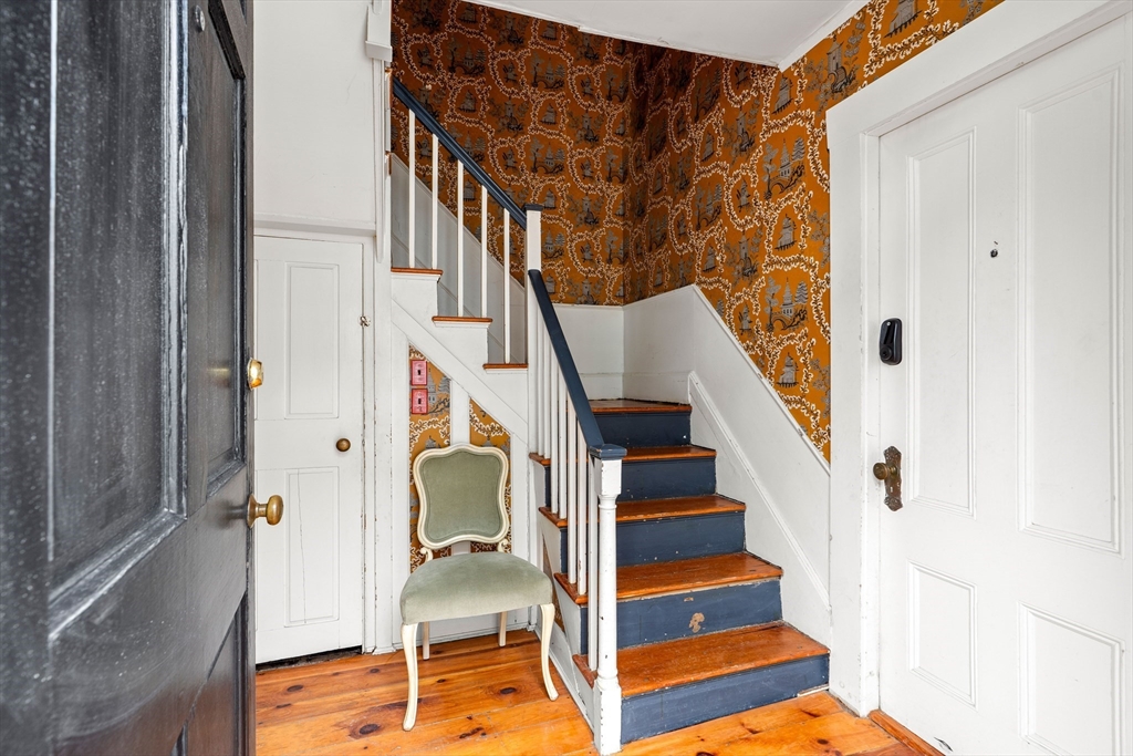 1 Mason Street, Unit 2 Marblehead, MA 01945 - Photo 4 of 36