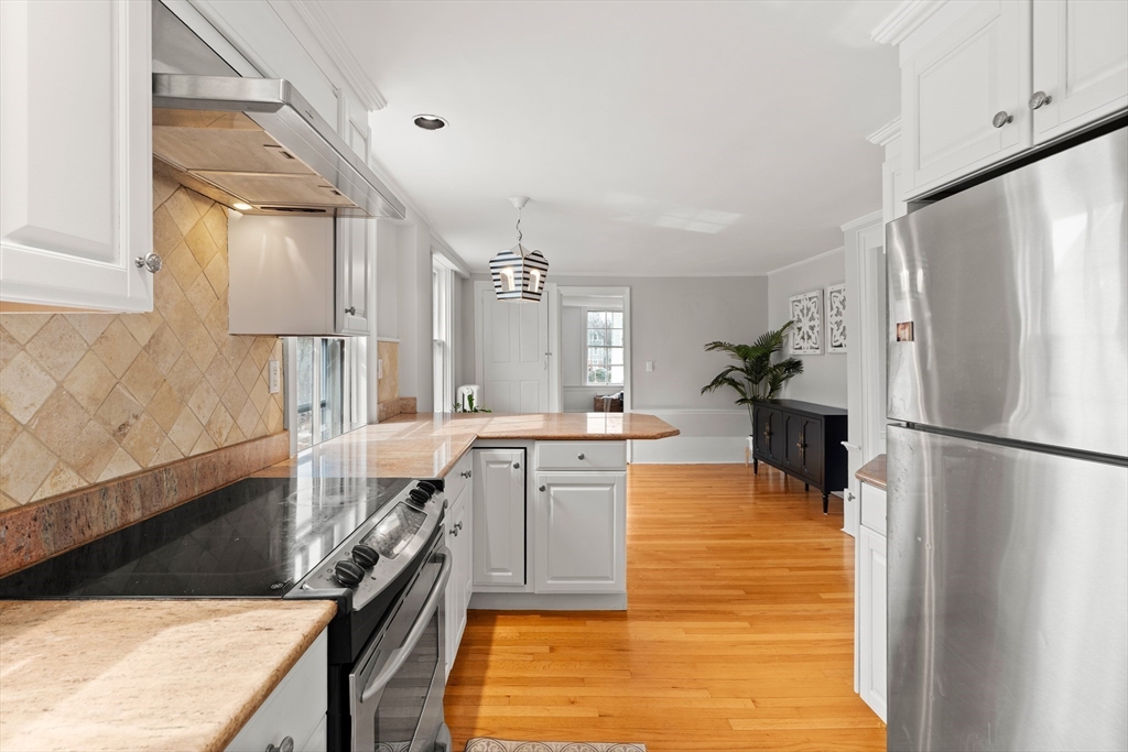 1 Mason Street, Unit 2 Marblehead, MA 01945 - Photo 6 of 36