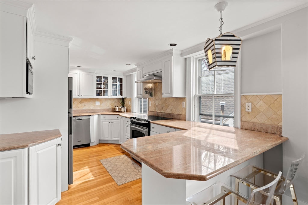 1 Mason Street, Unit 2 Marblehead, MA 01945 - Photo 7 of 36