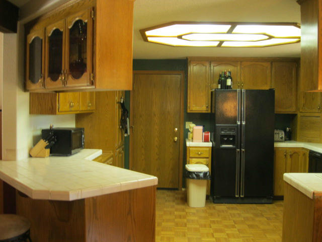 10786 Deschutes Road Palo Cedro, CA 96073 - Photo 7 of 24 a bathroom with a sink and a mirror