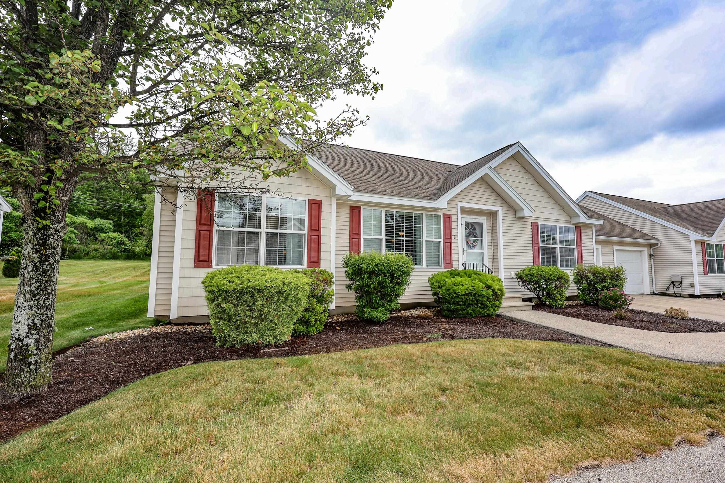 8 Cedar Street, Unit 8 Hooksett, NH 03106 - Photo 1 of 34
