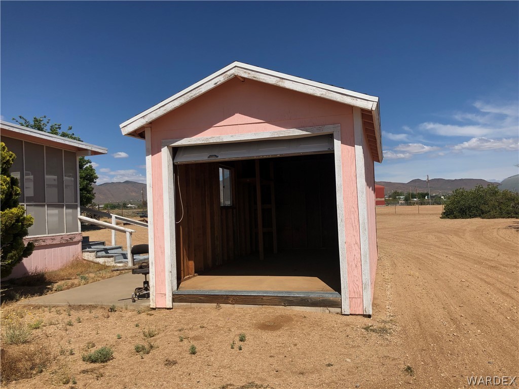 3568 Adobe Road Golden Valley, AZ 86413 - Photo 8 of 43