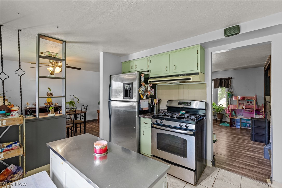 13548 Holland Road Brook Park, OH 44142 - Photo 12 of 27 Kitchen