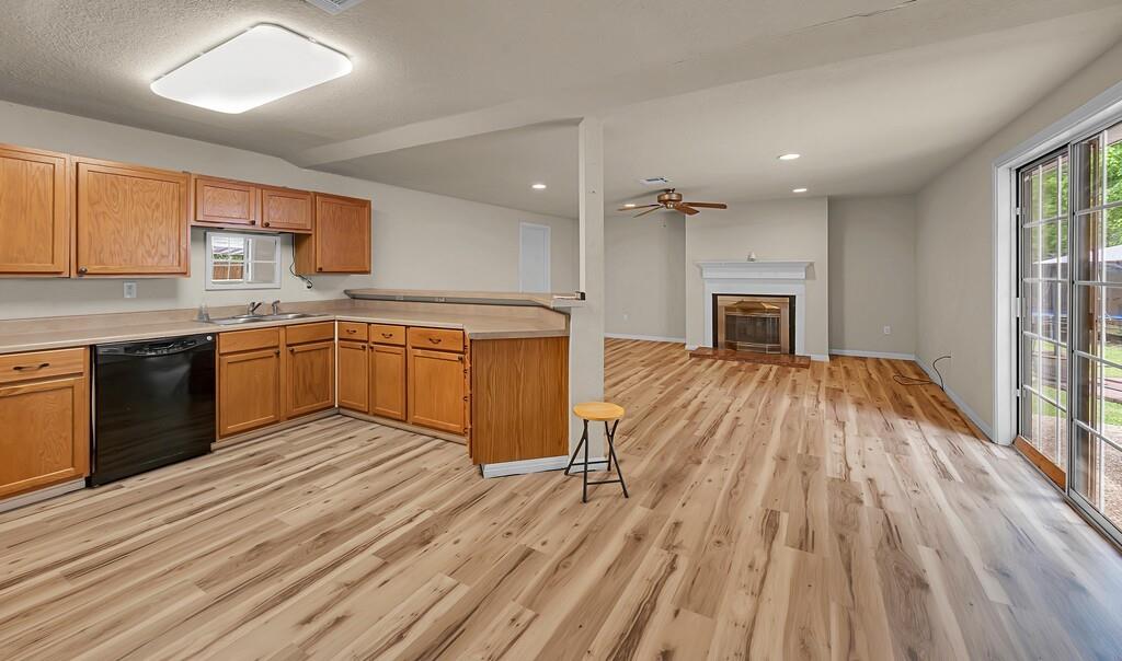 4304 Valview Drive Waco, TX 76708 - Photo 6 of 33