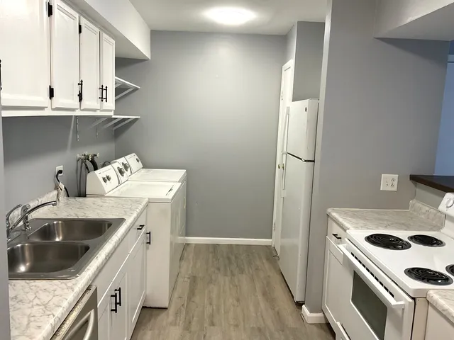 $1,750 | 1387 South Glen Circle, Unit B, Aurora, IL 60506