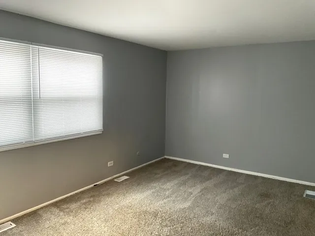 $1,750 | 1387 South Glen Circle, Unit B, Aurora, IL 60506