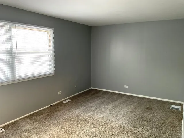 $1,750 | 1387 South Glen Circle, Unit B, Aurora, IL 60506