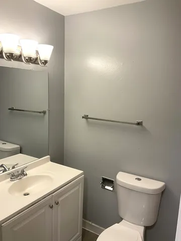 $1,750 | 1387 South Glen Circle, Unit B, Aurora, IL 60506