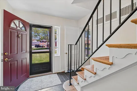 $819,000 | 4716 Sunflower Drive, Rockville, MD 20853