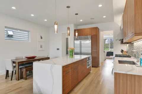 $1,995,000 | 3012 North Hoyne Avenue, Chicago, IL 60618