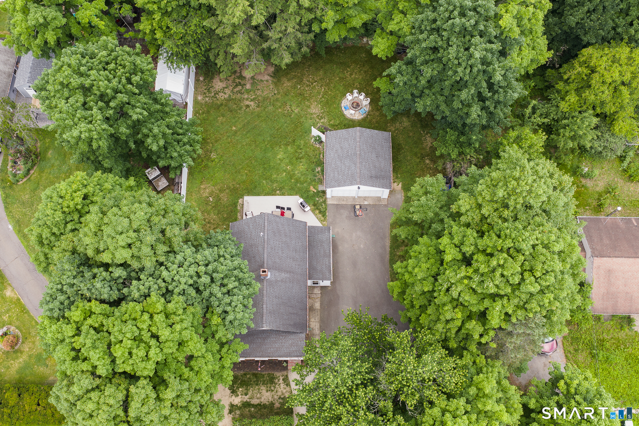 122 Chestnut Grove Road Watertown, CT 06795 - Photo 3 of 40