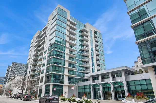$649,000 | 123 South Green Street, Unit 803B, Chicago, IL 60607