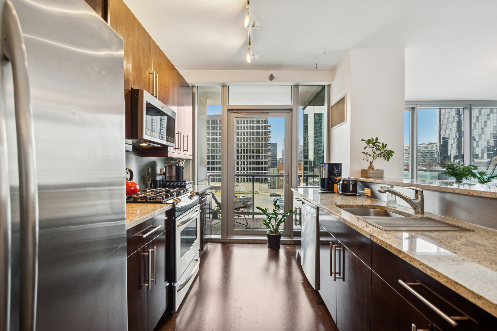 123 South Green Street, Unit 803B Chicago, IL 60607 - Photo 12 of 28