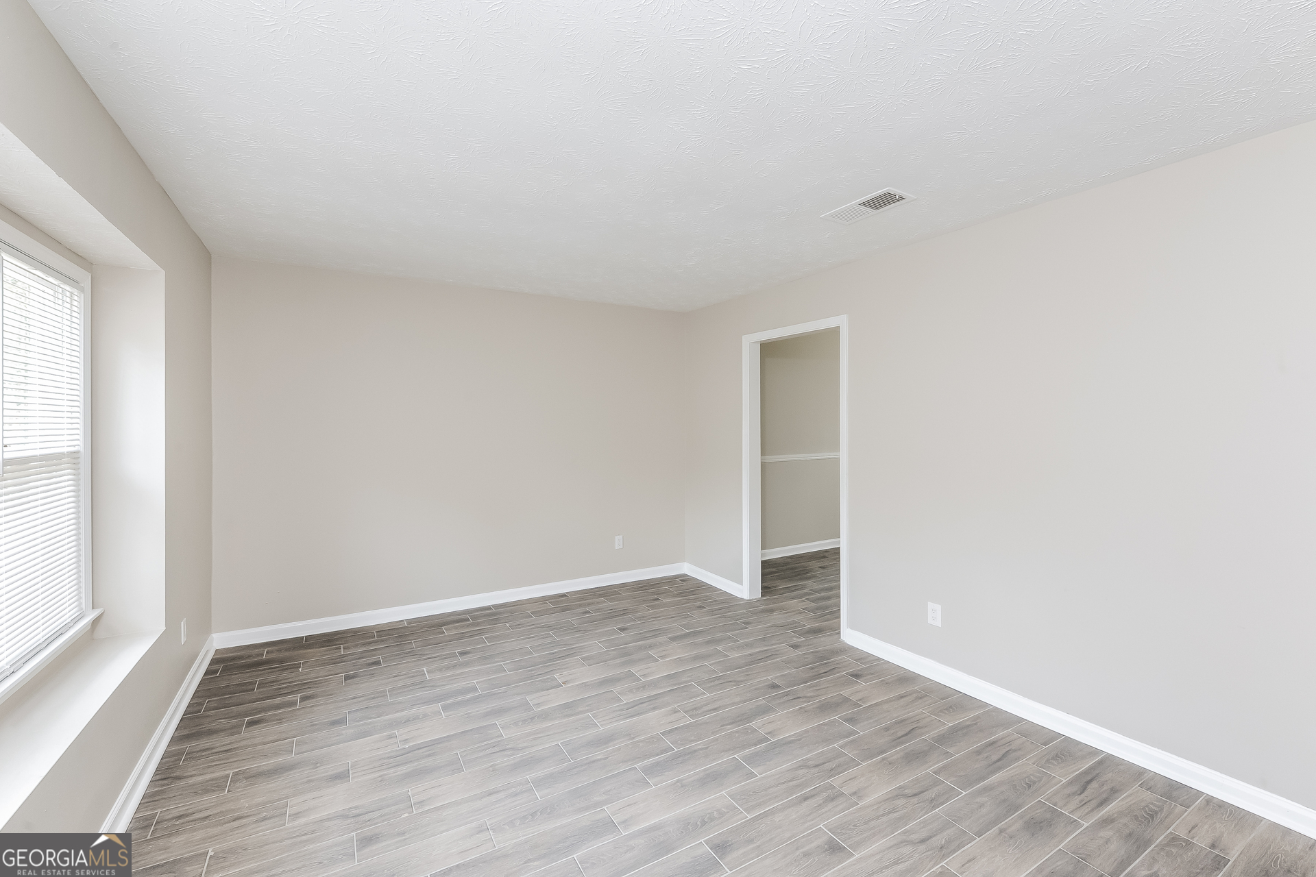 4702 Lucerne Valley Road Southwest Lilburn, GA 30047 - Photo 3 of 17