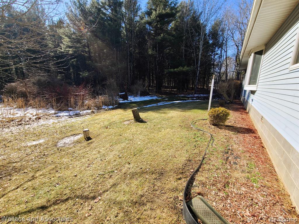 7190 Harrington Road Lexington, MI 48450 - Photo 16 of 18