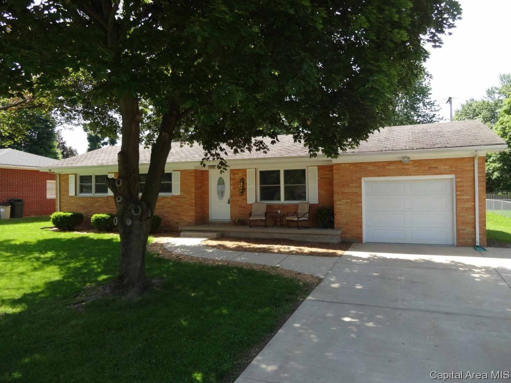 112 Willow Road Rochester, IL 62563 - Photo 3 of 28