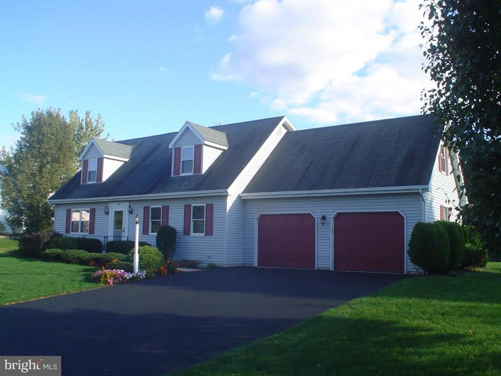 562 Crosswinds Drive Lititz, PA 17543 - Photo 1 of 23