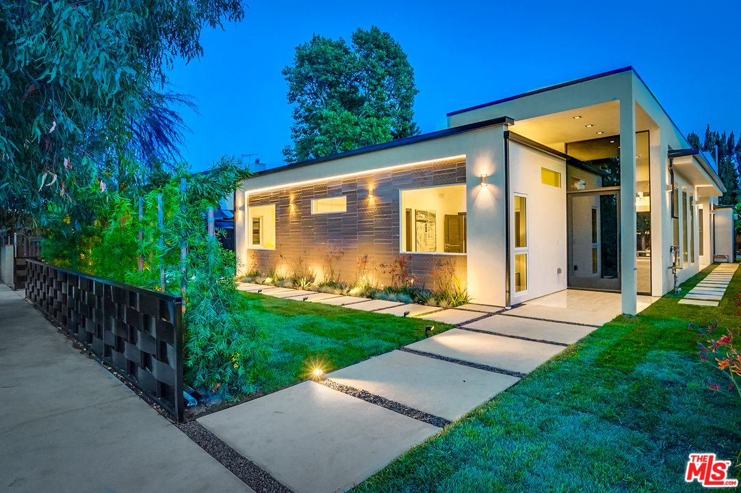 11658 Morrison Street Valley Village, CA 91601 - Photo 1 of 33