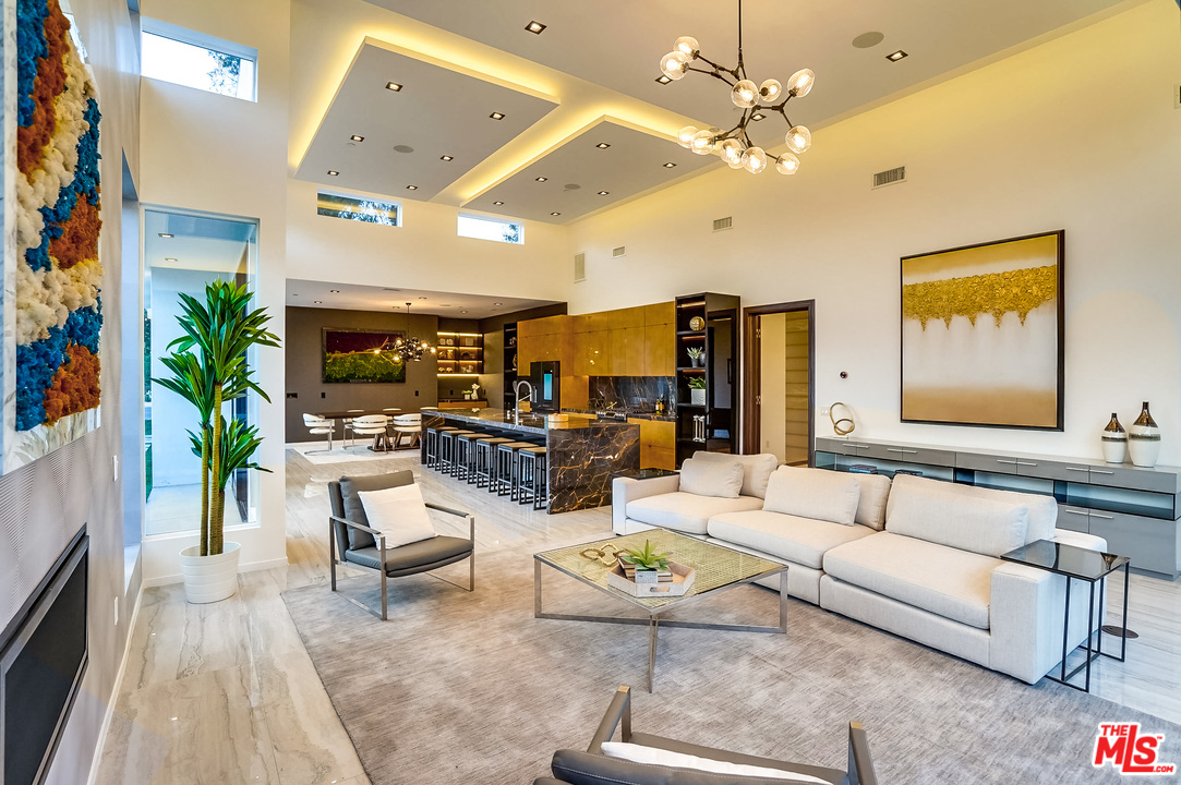 11658 Morrison Street Valley Village, CA 91601 - Photo 11 of 33