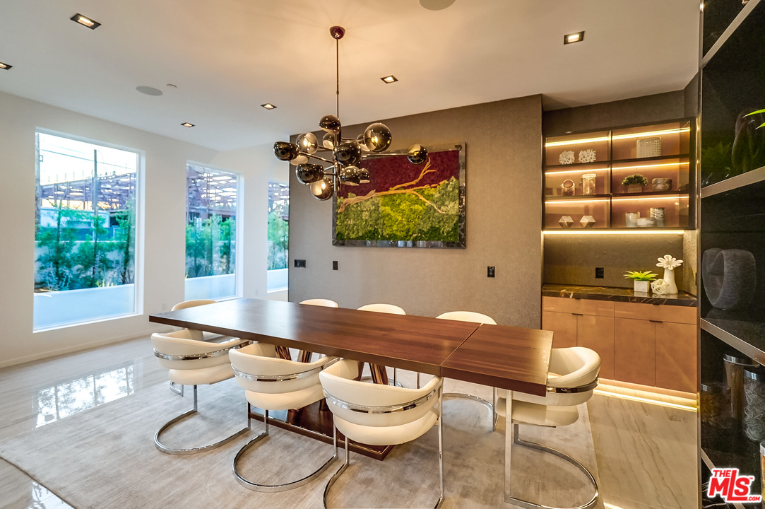 11658 Morrison Street Valley Village, CA 91601 - Photo 18 of 33