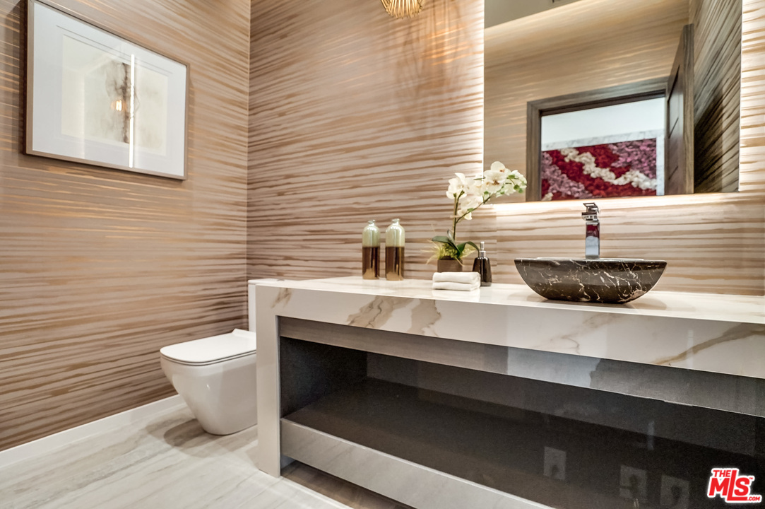 11658 Morrison Street Valley Village, CA 91601 - Photo 19 of 33