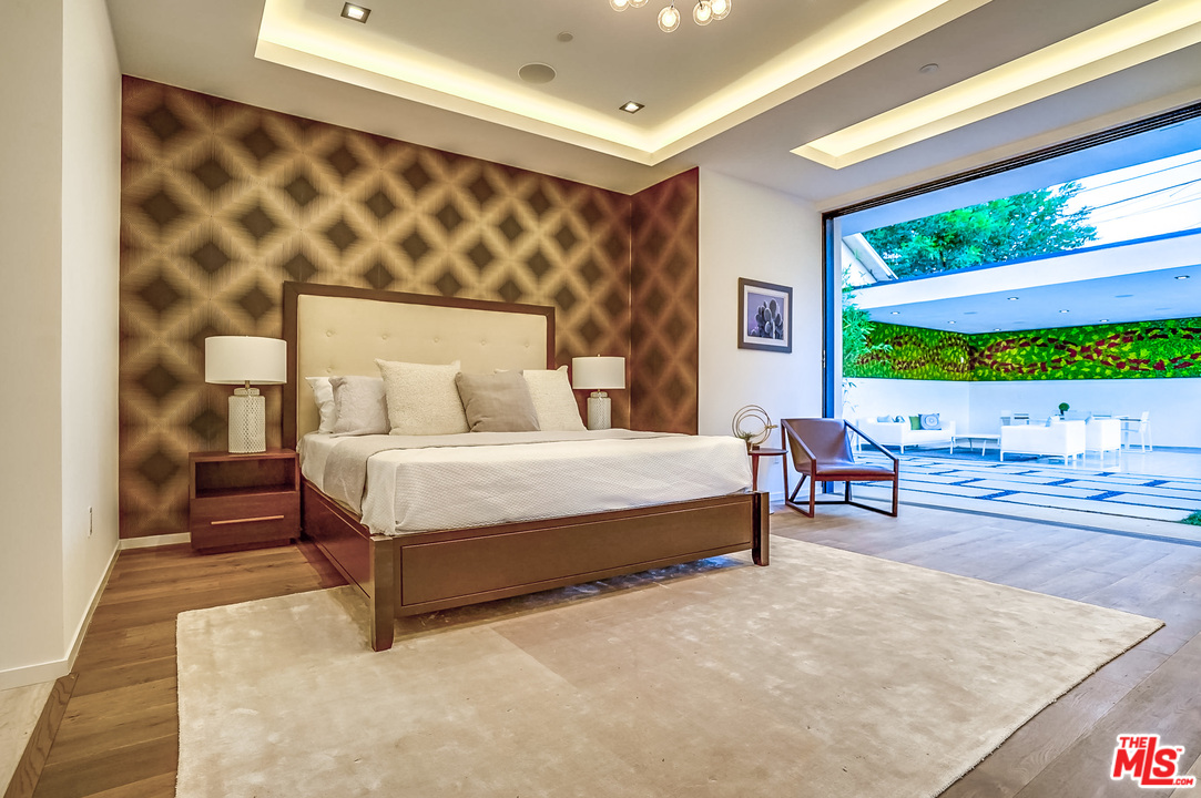 11658 Morrison Street Valley Village, CA 91601 - Photo 20 of 33