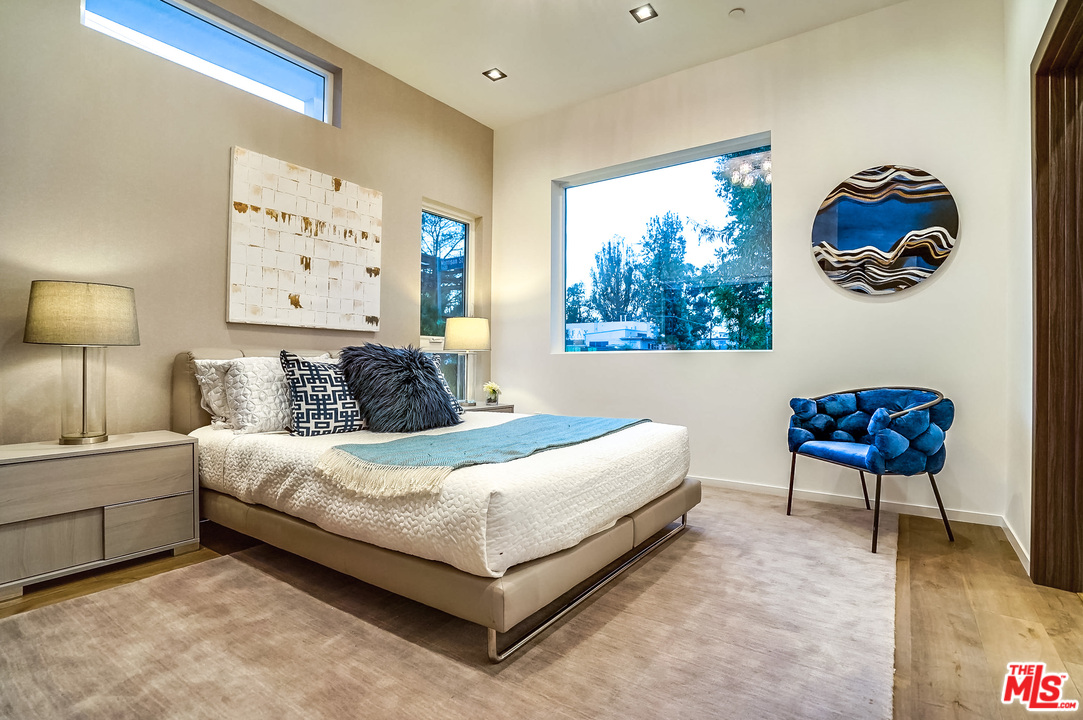 11658 Morrison Street Valley Village, CA 91601 - Photo 25 of 33