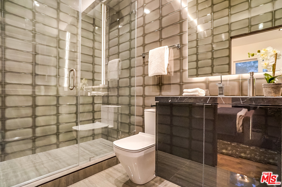 11658 Morrison Street Valley Village, CA 91601 - Photo 30 of 33