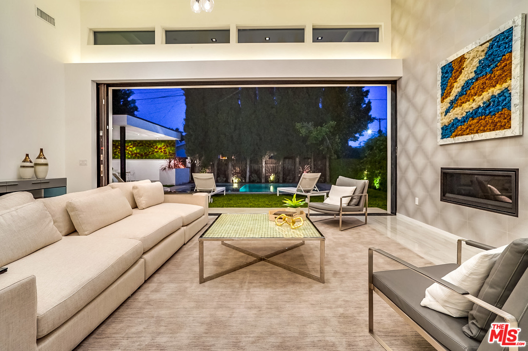 11658 Morrison Street Valley Village, CA 91601 - Photo 9 of 33