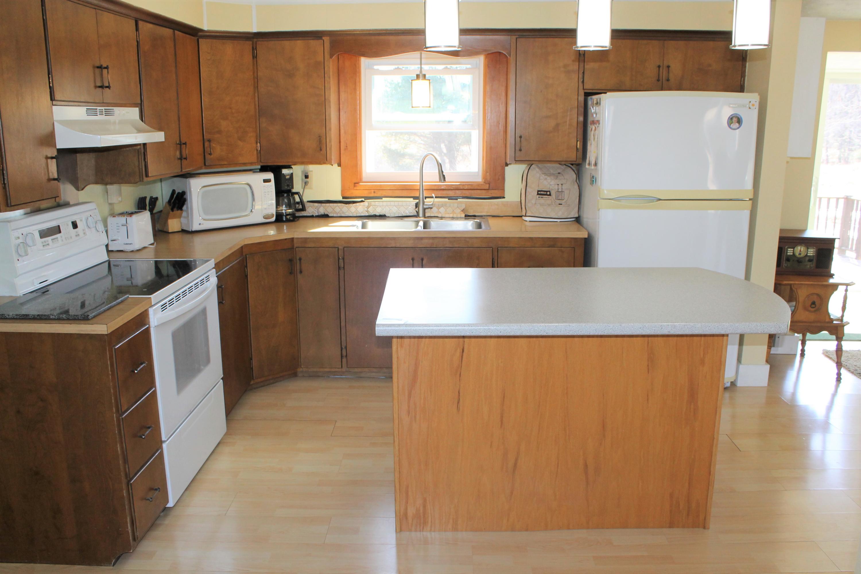 447 Mountain Road Arundel, ME 04046 - Photo 2 of 18 Kitchen