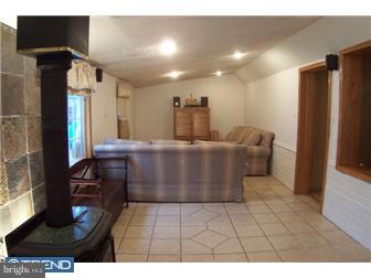 27 Indian Red Road Levittown, PA 19057 - Photo 4 of 12 Family Room