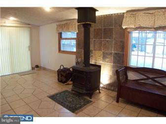 27 Indian Red Road Levittown, PA 19057 - Photo 5 of 12 Family Room