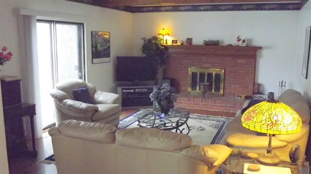 648 Baker Street Rochester, MI 48307 - Photo 10 of 10 31092358-9.JPG