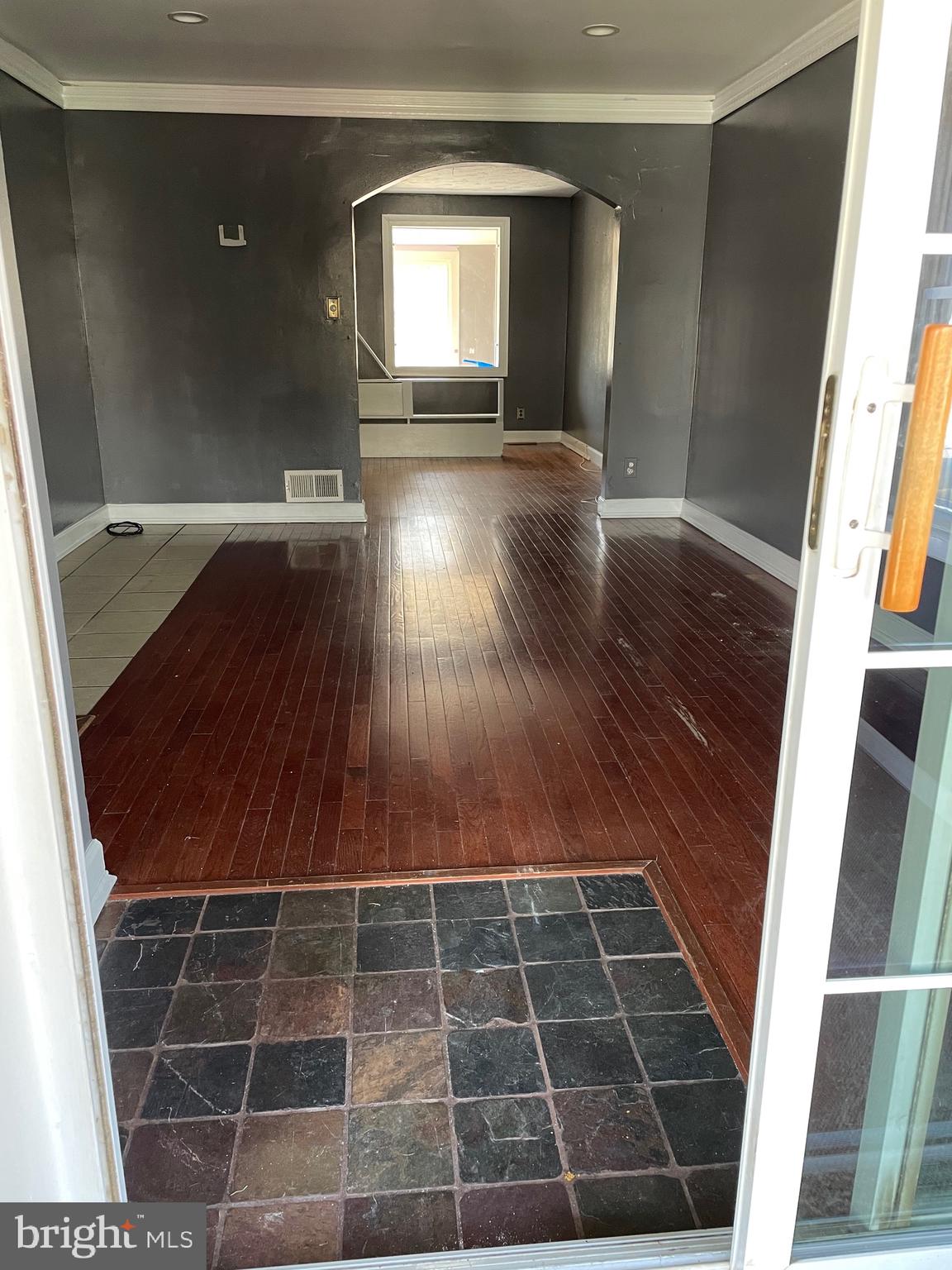 7331 Kirtley Road Baltimore, MD 21224 - Photo 3 of 17 Living Room