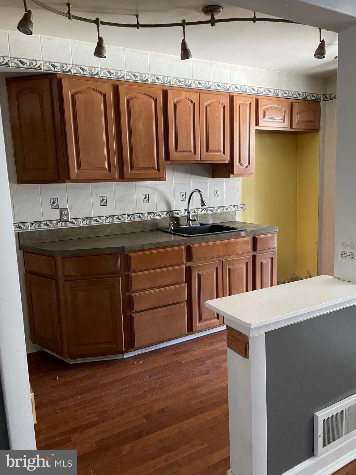 7331 Kirtley Road Baltimore, MD 21224 - Photo 6 of 17