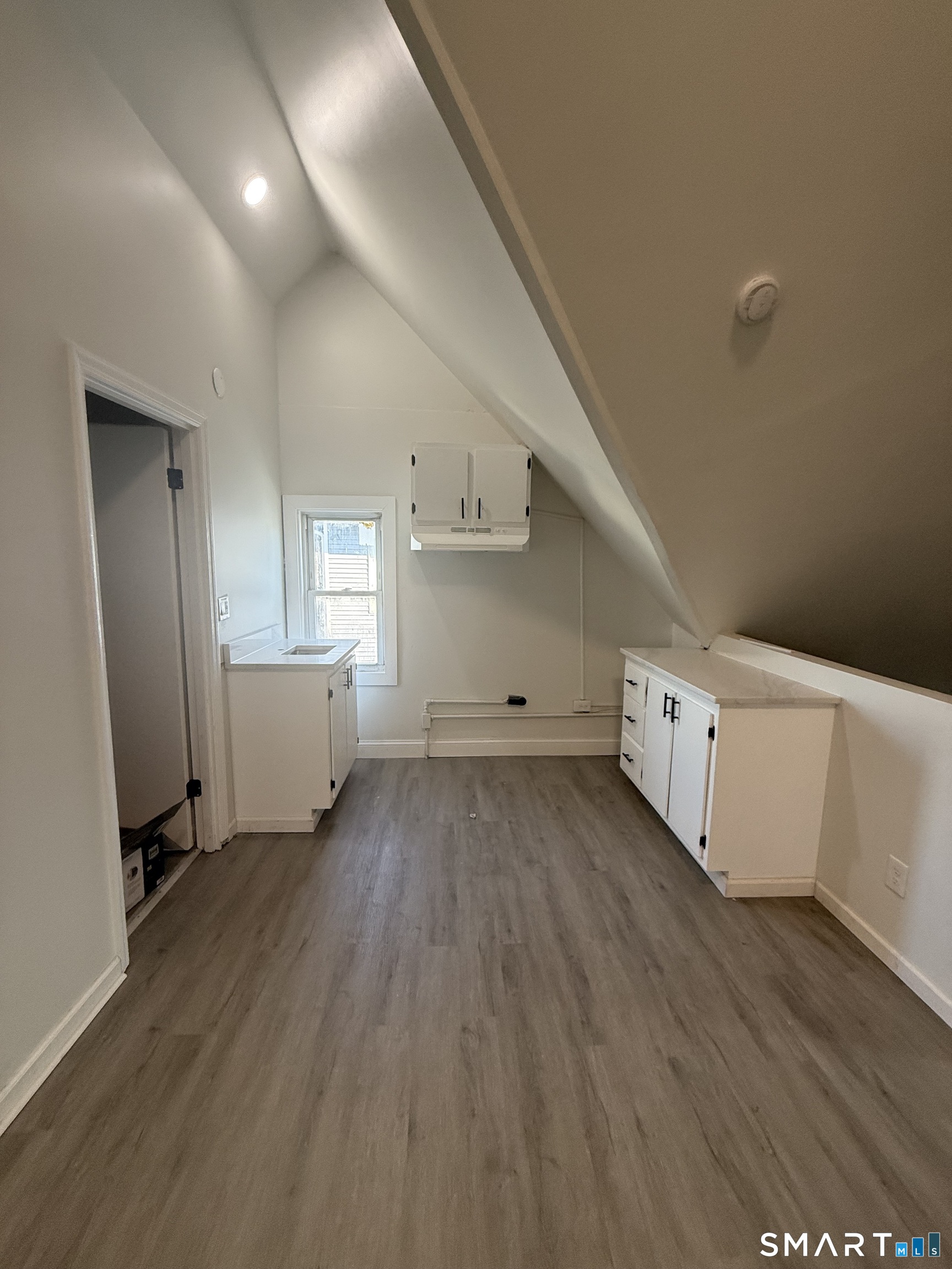 239 Beardsley Street Bridgeport, CT 06607 - Photo 16 of 20