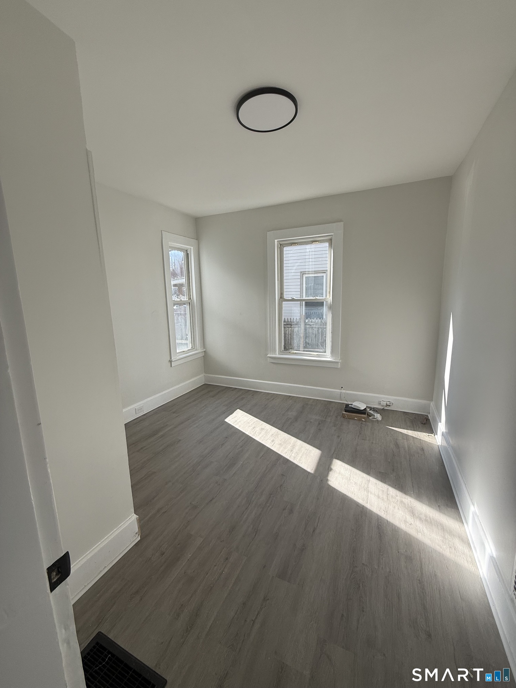 239 Beardsley Street Bridgeport, CT 06607 - Photo 7 of 20