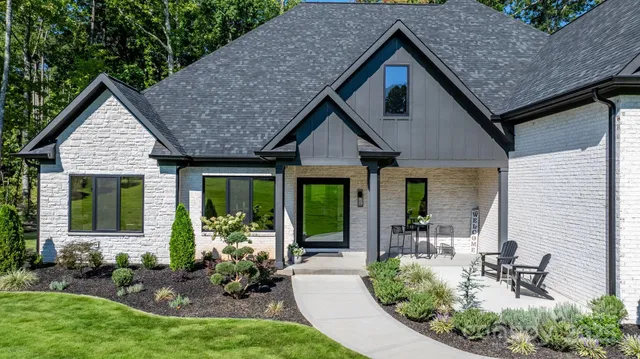 $1,399,999 | 8527 Fieldstone Drive, Terrell, NC 28682