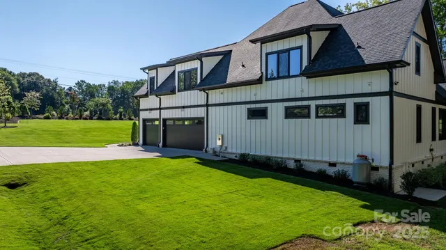 $1,399,999 | 8527 Fieldstone Drive, Terrell, NC 28682