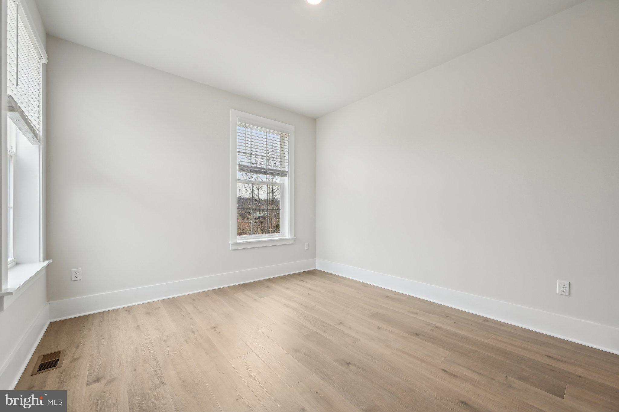 21710 Woodfield Road Gaithersburg, MD 20882 - Photo 30 of 133 Gallery Image 30