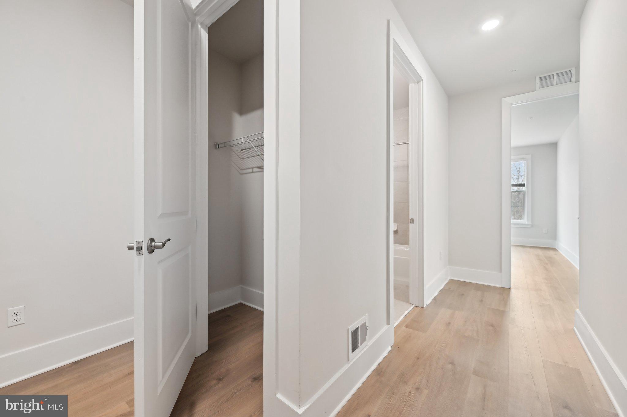 21710 Woodfield Road Gaithersburg, MD 20882 - Photo 33 of 133 Gallery Image 33