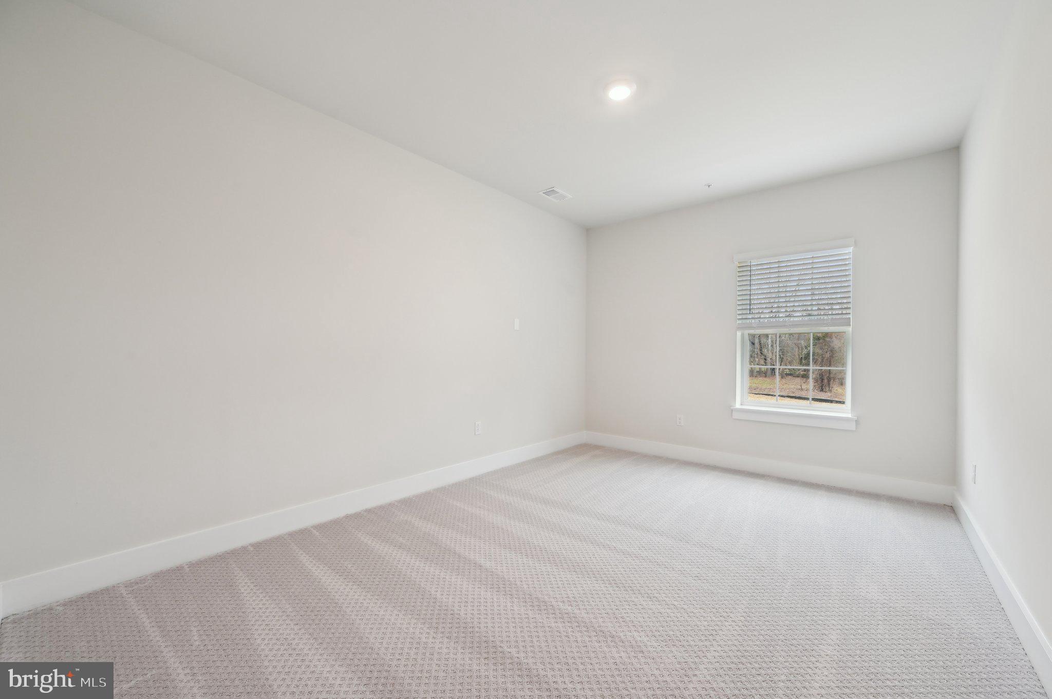21710 Woodfield Road Gaithersburg, MD 20882 - Photo 72 of 133 Gallery Image 72