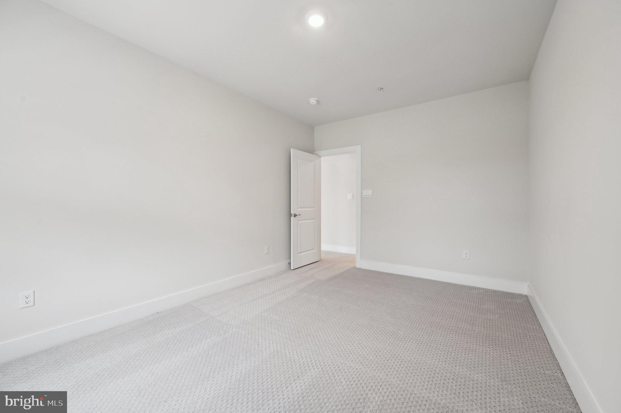 21710 Woodfield Road Gaithersburg, MD 20882 - Photo 74 of 133 Gallery Image 74