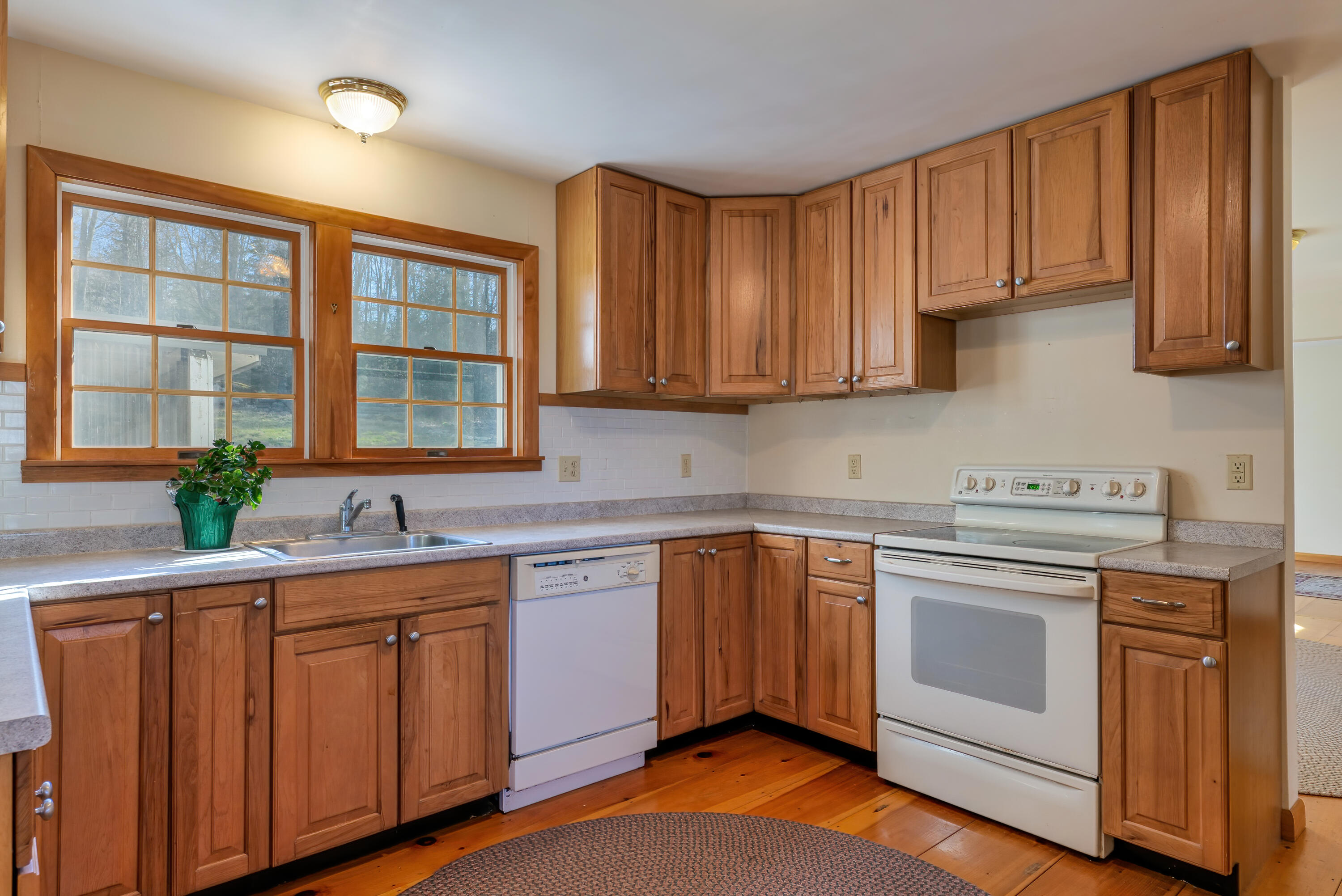 31 Newbury Neck Road Surry, ME 04684 - Photo 12 of 27 Kichen