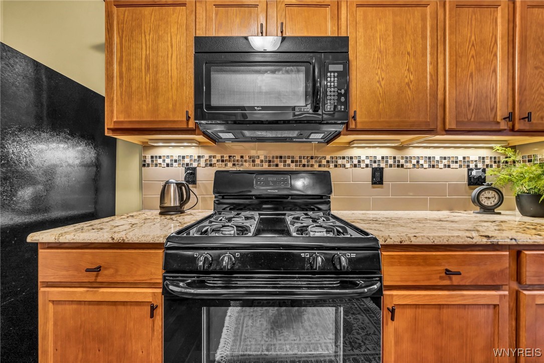 71 Hanover Street Lancaster, NY 14086 - Photo 15 of 40