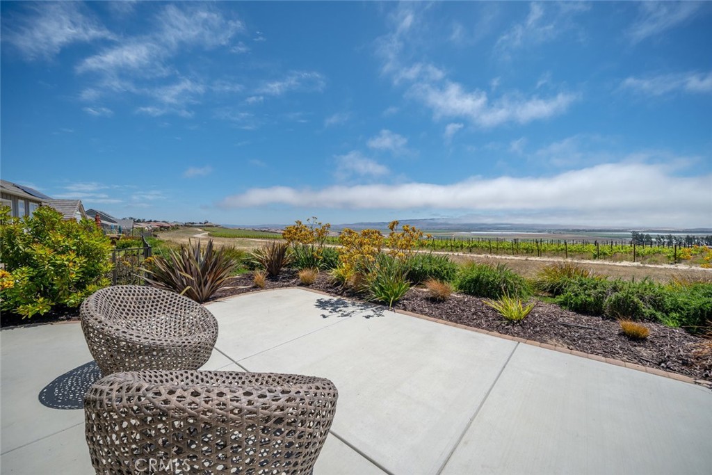 1622 Eucalyptus Road Nipomo, CA 93444 - Photo 21 of 73 a view of balcony with furniture