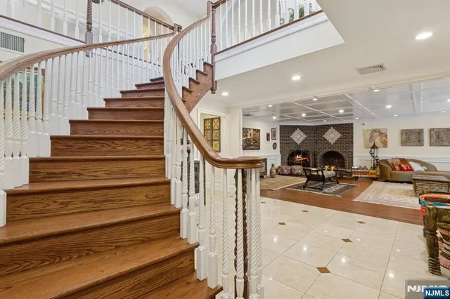 a view of entryway and hall