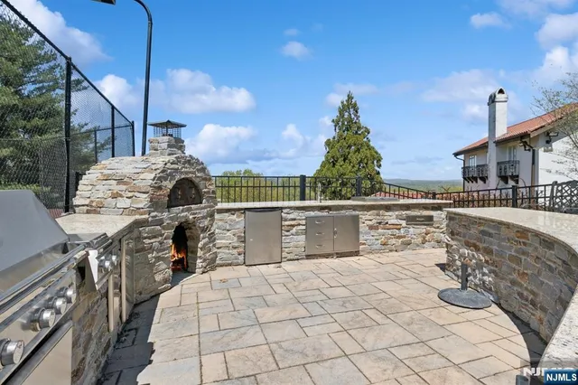 a view of a basketball court